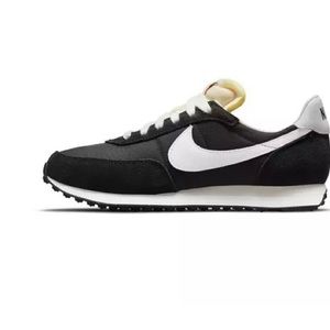 Boys Nike waffle one